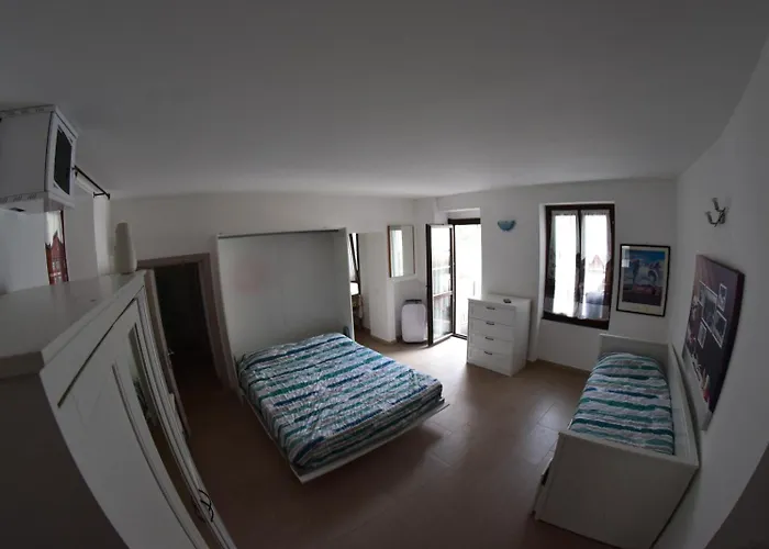 Aurora House. Appartement Abbadia Lariana