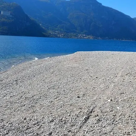 Aurora House. アパート *